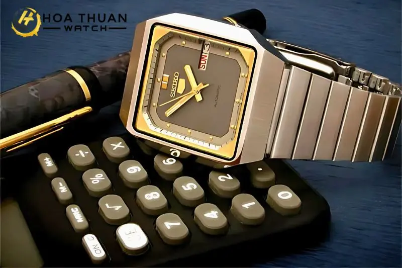Đồng hồ Seiko 5 cổ vỏ chém cạnh
