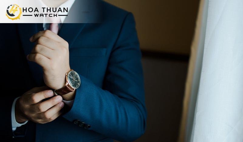 Đồng hồ cơ nam chính hãng mang lại sự sang trọng và đẳng cấp cho người đeo